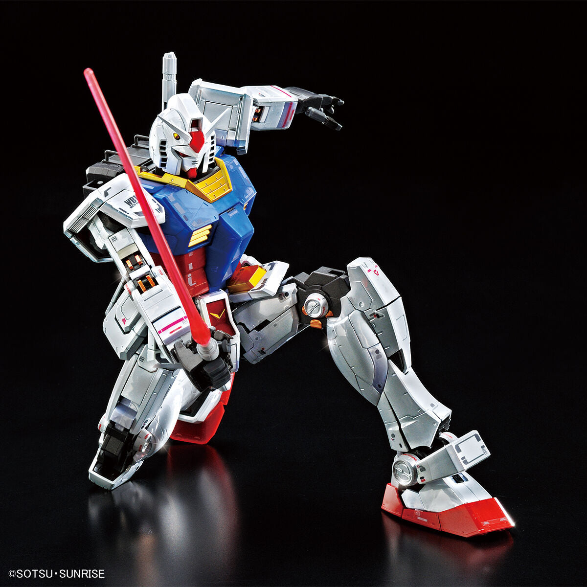 MG 1/100 - Gundam Base Limited - RX-78-2 Gundam Ver.3.0 Titanium Finish